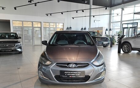 Hyundai Solaris II рестайлинг, 2013 год, 910 000 рублей, 2 фотография