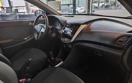 Hyundai Solaris II рестайлинг, 2013 год, 910 000 рублей, 11 фотография