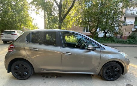 Peugeot 208 II, 2014 год, 800 000 рублей, 3 фотография