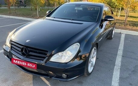 Mercedes-Benz CLS, 2005 год, 1 750 000 рублей, 26 фотография