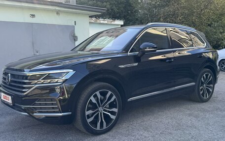 Volkswagen Touareg III, 2018 год, 4 600 000 рублей, 2 фотография