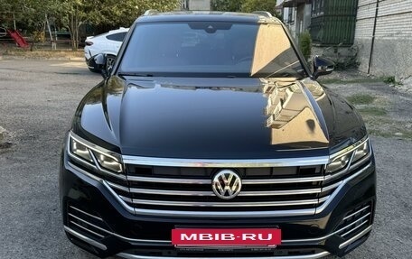 Volkswagen Touareg III, 2018 год, 4 600 000 рублей, 3 фотография