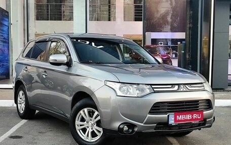 Mitsubishi Outlander III рестайлинг 3, 2013 год, 1 500 000 рублей, 3 фотография