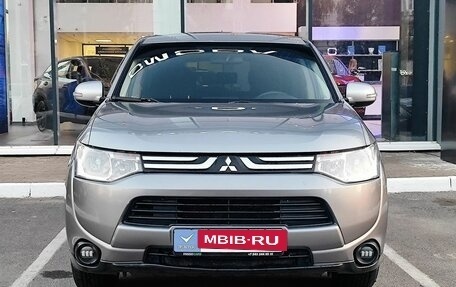 Mitsubishi Outlander III рестайлинг 3, 2013 год, 1 500 000 рублей, 2 фотография