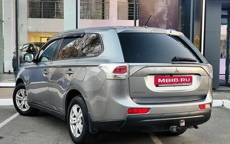 Mitsubishi Outlander III рестайлинг 3, 2013 год, 1 500 000 рублей, 4 фотография