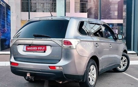 Mitsubishi Outlander III рестайлинг 3, 2013 год, 1 500 000 рублей, 6 фотография