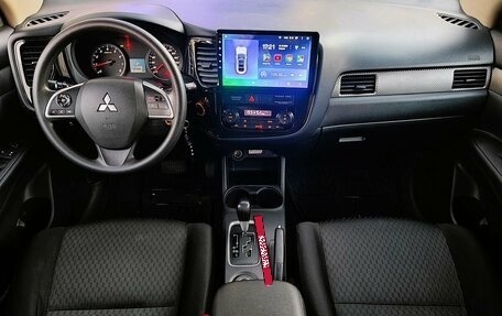 Mitsubishi Outlander III рестайлинг 3, 2013 год, 1 500 000 рублей, 10 фотография