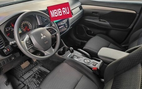 Mitsubishi Outlander III рестайлинг 3, 2013 год, 1 500 000 рублей, 9 фотография