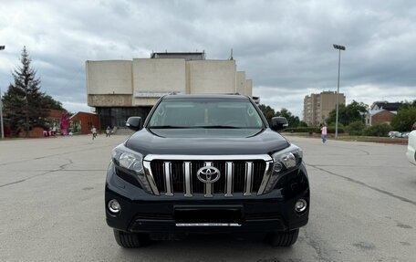 Toyota Land Cruiser Prado 150 рестайлинг 2, 2017 год, 3 950 000 рублей, 2 фотография