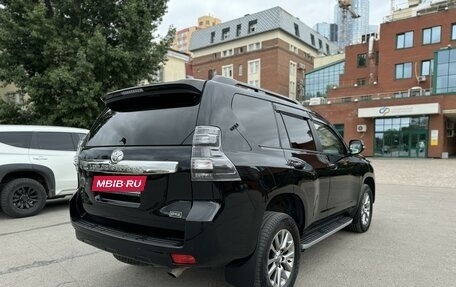 Toyota Land Cruiser Prado 150 рестайлинг 2, 2017 год, 3 950 000 рублей, 28 фотография