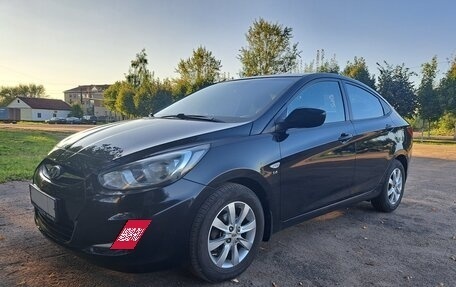 Hyundai Solaris II рестайлинг, 2011 год, 940 000 рублей, 1 фотография