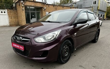 Hyundai Solaris II рестайлинг, 2012 год, 650 000 рублей, 1 фотография