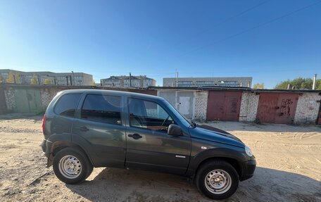 Chevrolet Niva I рестайлинг, 2018 год, 820 000 рублей, 5 фотография