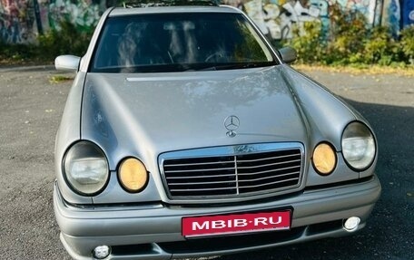 Mercedes-Benz E-Класс, 1999 год, 650 000 рублей, 1 фотография