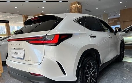 Lexus NX, 2023 год, 5 600 000 рублей, 4 фотография