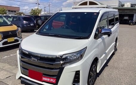 Toyota Noah III, 2021 год, 2 055 000 рублей, 1 фотография