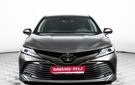 Toyota Camry, 2021 год, 3 850 000 рублей, 2 фотография