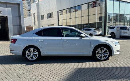 Skoda Superb III рестайлинг, 2019 год, 2 570 000 рублей, 4 фотография