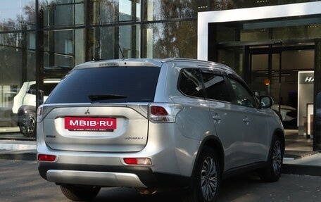 Mitsubishi Outlander III рестайлинг 3, 2014 год, 1 591 000 рублей, 5 фотография