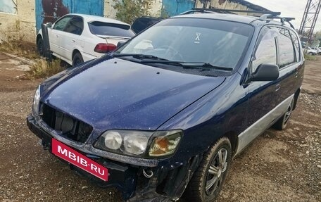 Toyota Ipsum II, 1996 год, 405 000 рублей, 1 фотография