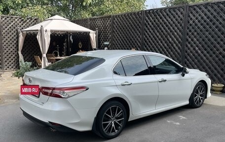 Toyota Camry, 2021 год, 4 000 000 рублей, 2 фотография