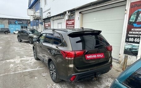 Mitsubishi Outlander III рестайлинг 3, 2019 год, 3 350 000 рублей, 7 фотография