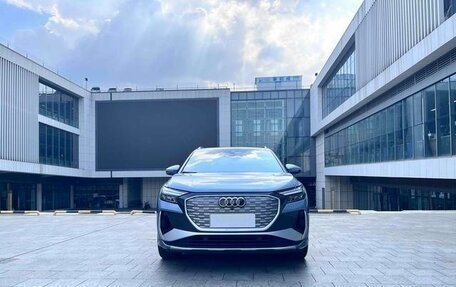 Audi Q4 e-tron, 2023 год, 3 850 000 рублей, 2 фотография