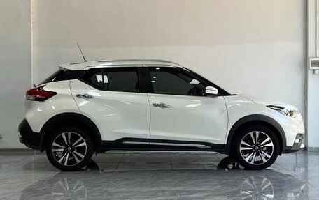 Nissan Kicks I, 2021 год, 1 900 000 рублей, 3 фотография