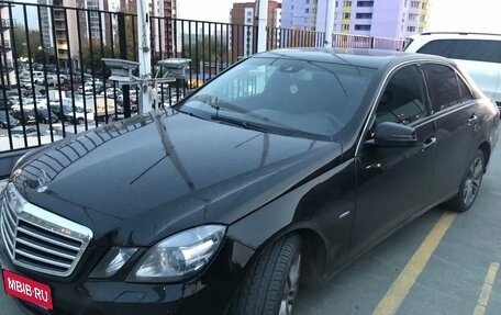 Mercedes-Benz E-Класс, 2011 год, 1 555 000 рублей, 1 фотография