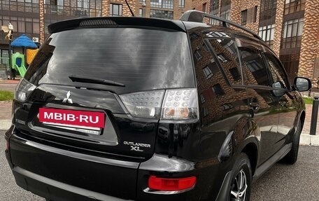 Mitsubishi Outlander III рестайлинг 3, 2011 год, 1 400 000 рублей, 2 фотография