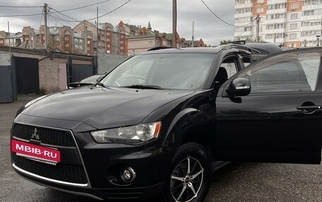 Mitsubishi Outlander III рестайлинг 3, 2011 год, 1 400 000 рублей, 8 фотография