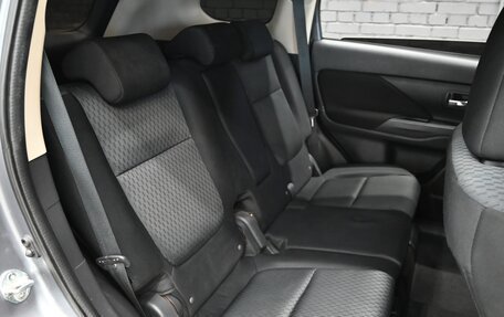 Mitsubishi Outlander III рестайлинг 3, 2012 год, 1 640 000 рублей, 17 фотография