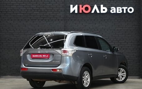 Mitsubishi Outlander III рестайлинг 3, 2012 год, 1 640 000 рублей, 8 фотография