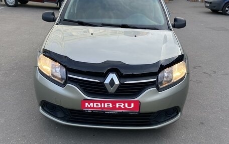 Renault Logan II, 2015 год, 795 000 рублей, 2 фотография