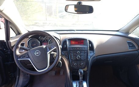 Opel Astra J, 2013 год, 910 000 рублей, 11 фотография