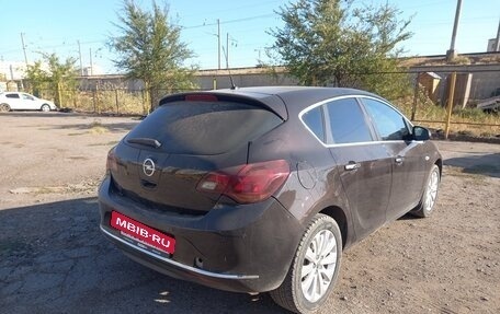 Opel Astra J, 2013 год, 910 000 рублей, 7 фотография