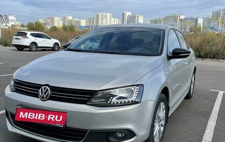 Volkswagen Jetta VI, 2014 год, 1 500 000 рублей, 2 фотография