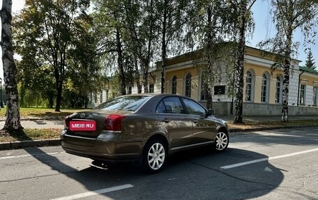 Toyota Avensis III рестайлинг, 2004 год, 1 080 000 рублей, 14 фотография