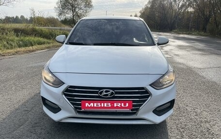 Hyundai Solaris II рестайлинг, 2018 год, 740 000 рублей, 2 фотография