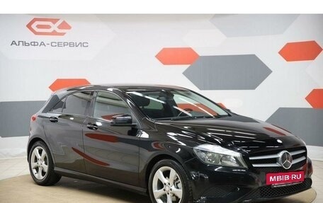 Mercedes-Benz A-Класс, 2015 год, 1 350 000 рублей, 3 фотография