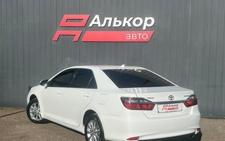 Toyota Camry, 2017 год, 2 399 000 рублей, 6 фотография