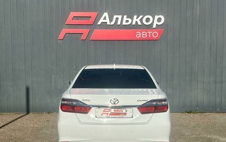 Toyota Camry, 2017 год, 2 399 000 рублей, 4 фотография