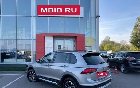 Volkswagen Tiguan II, 2019 год, 2 549 000 рублей, 7 фотография