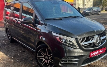 Mercedes-Benz V-Класс, 2019 год, 7 000 000 рублей, 2 фотография