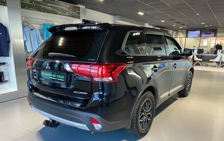 Mitsubishi Outlander III рестайлинг 3, 2018 год, 2 400 000 рублей, 5 фотография