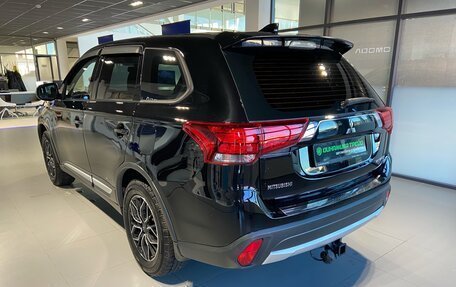 Mitsubishi Outlander III рестайлинг 3, 2018 год, 2 400 000 рублей, 4 фотография