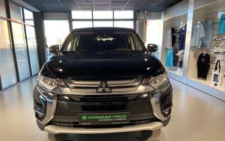 Mitsubishi Outlander III рестайлинг 3, 2018 год, 2 400 000 рублей, 2 фотография