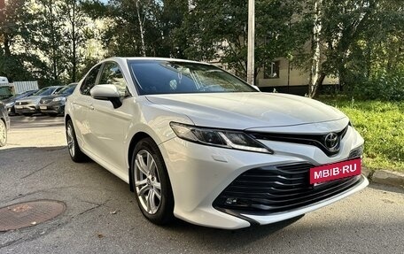 Toyota Camry, 2020 год, 3 199 000 рублей, 2 фотография