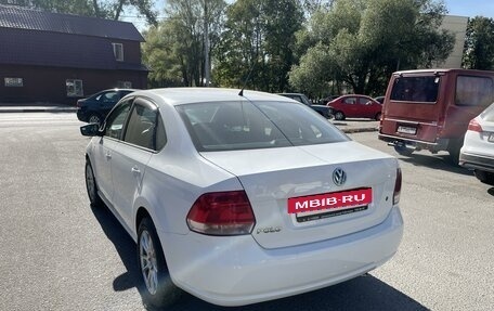 Volkswagen Polo VI (EU Market), 2011 год, 650 000 рублей, 2 фотография