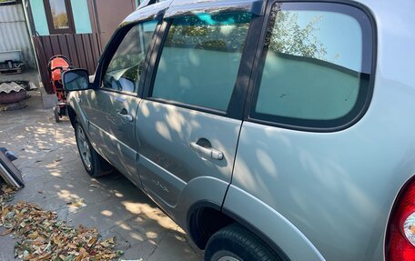 Chevrolet Niva I рестайлинг, 2012 год, 700 000 рублей, 7 фотография